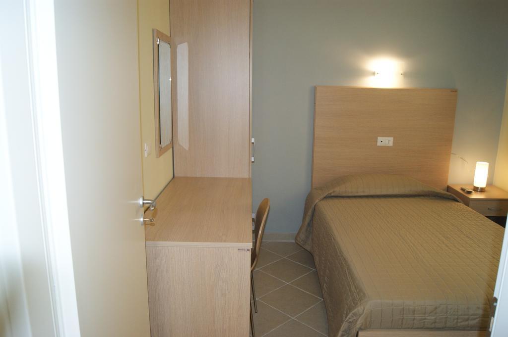 Guest House Golfo Xifonio Augusta Exterior photo