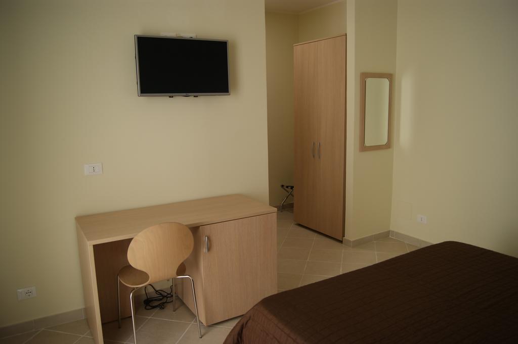 Guest House Golfo Xifonio Augusta Exterior photo