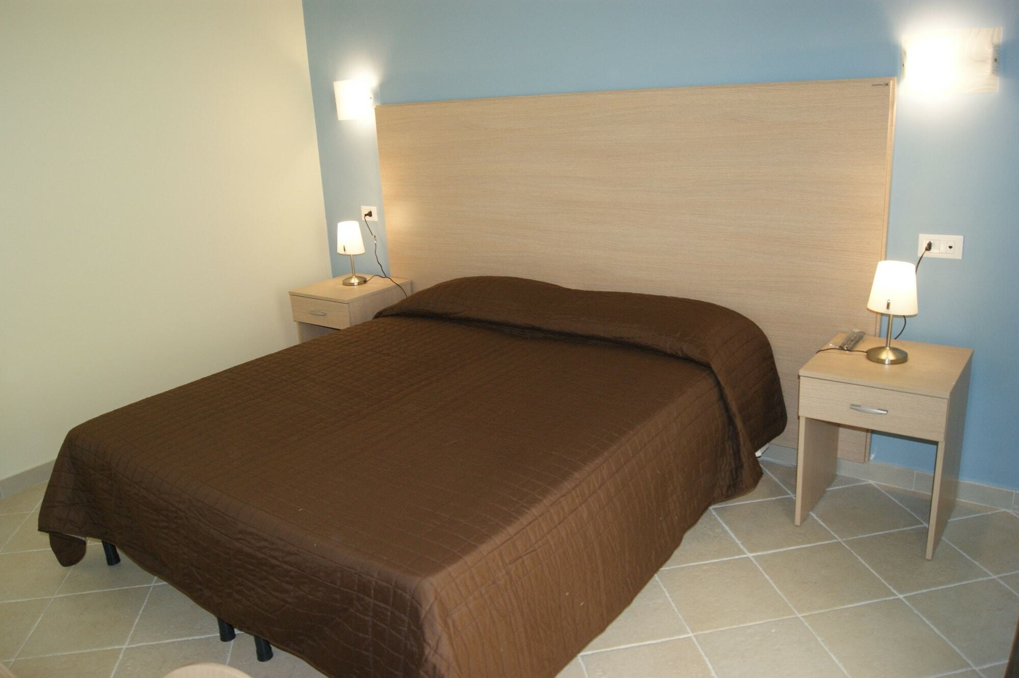 Guest House Golfo Xifonio Augusta Exterior photo